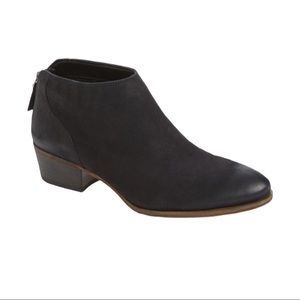 Caslon Mayne Black Leather Bootie 7.5